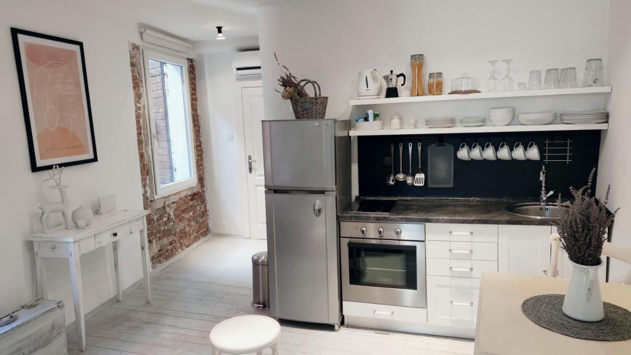 Davor Holiday Apartments Ровинь Экстерьер фото