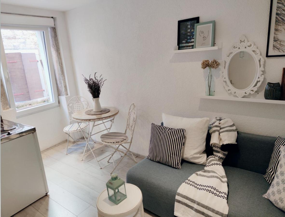 Davor Holiday Apartments Ровинь Экстерьер фото