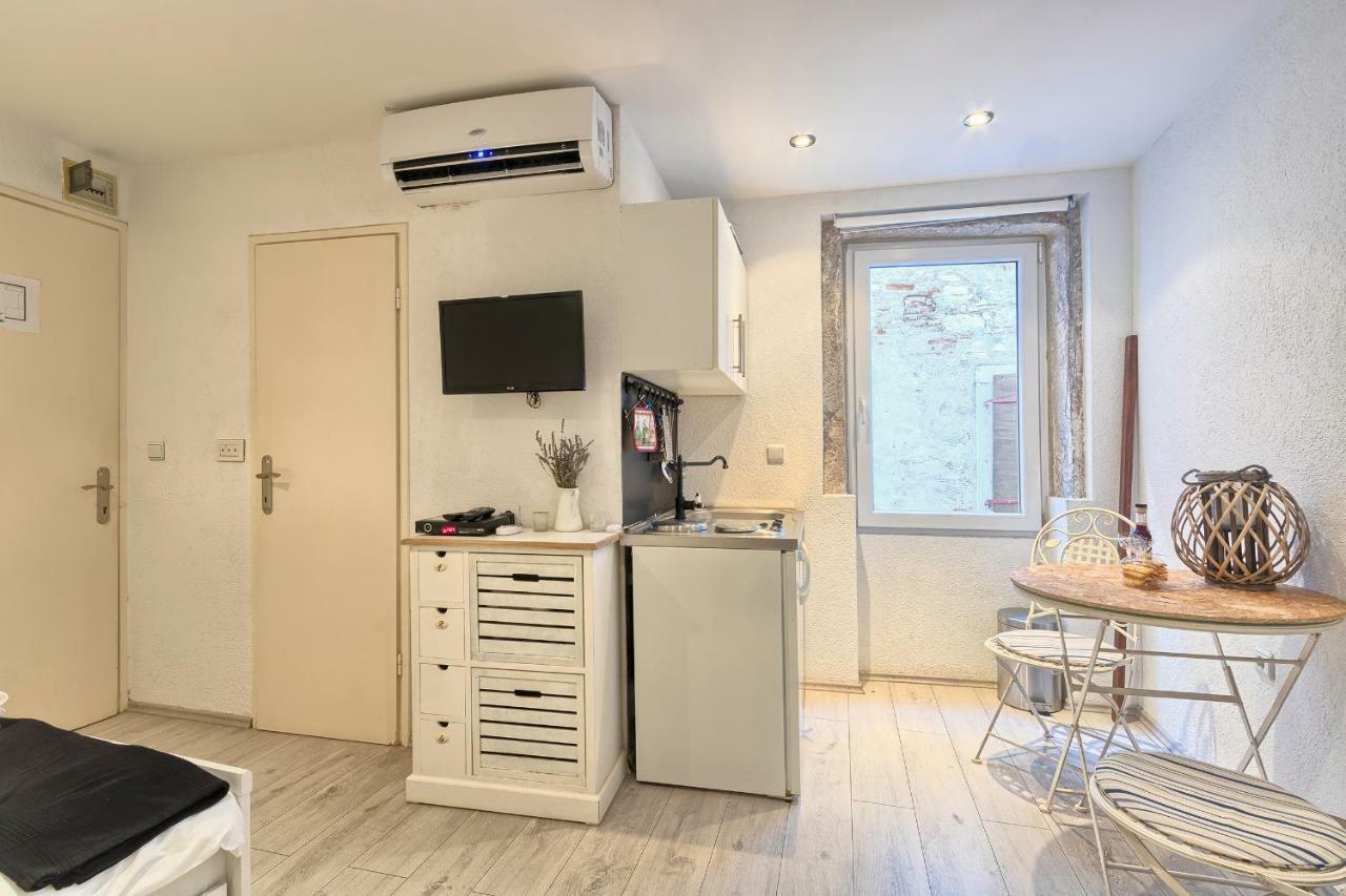 Davor Holiday Apartments Ровинь Экстерьер фото